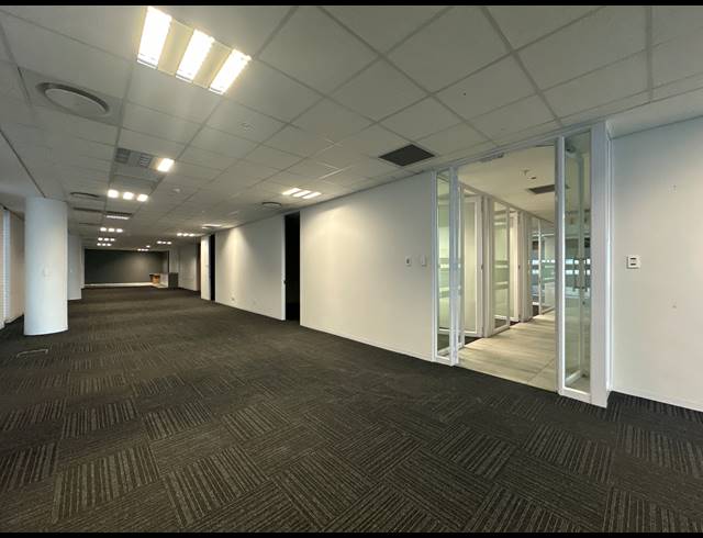 893M² OFFICE TO LET IN SANDTON CENTRAL